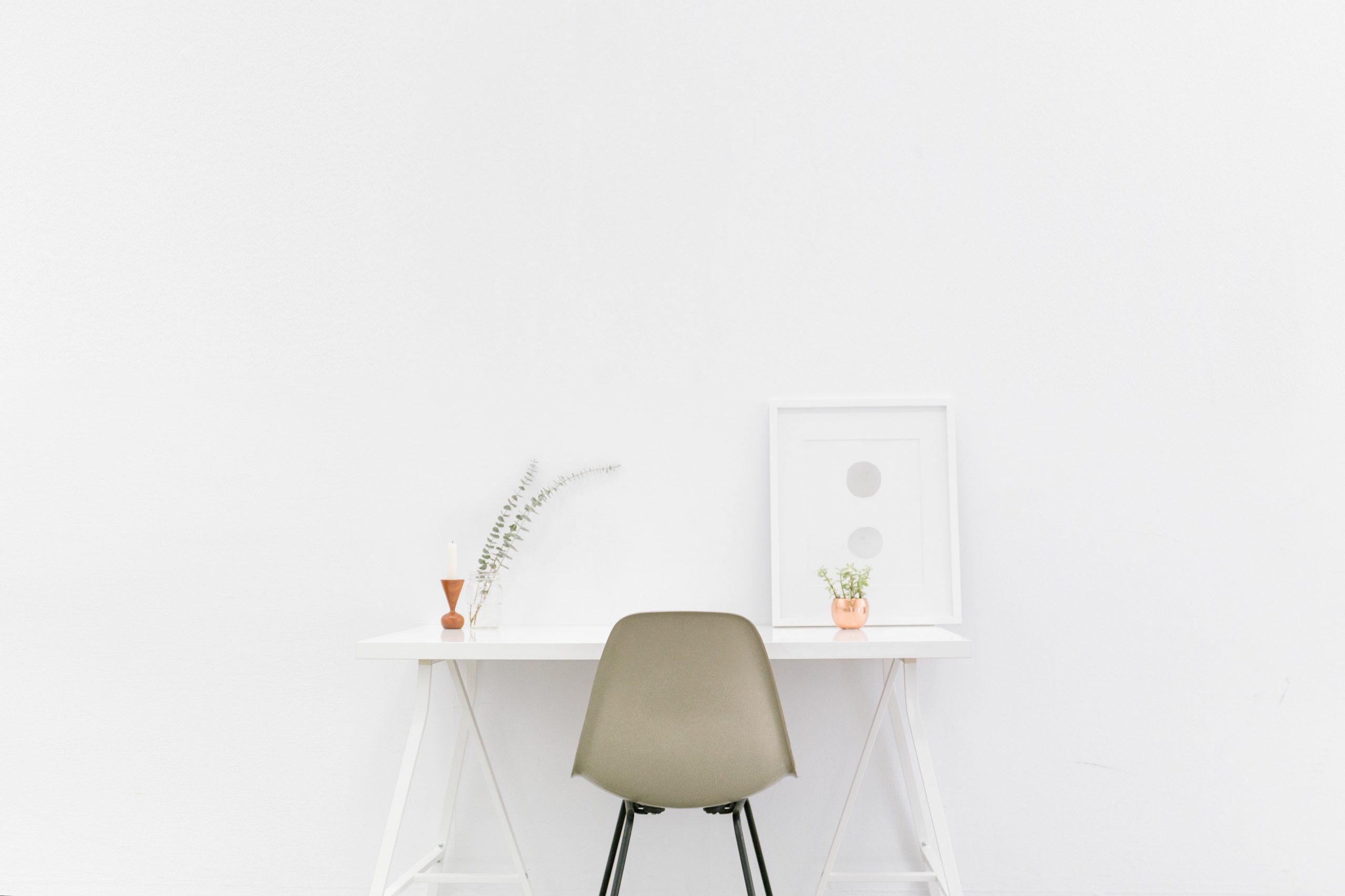 beige-and-black-chair-in-front-of-white-desk-509922
